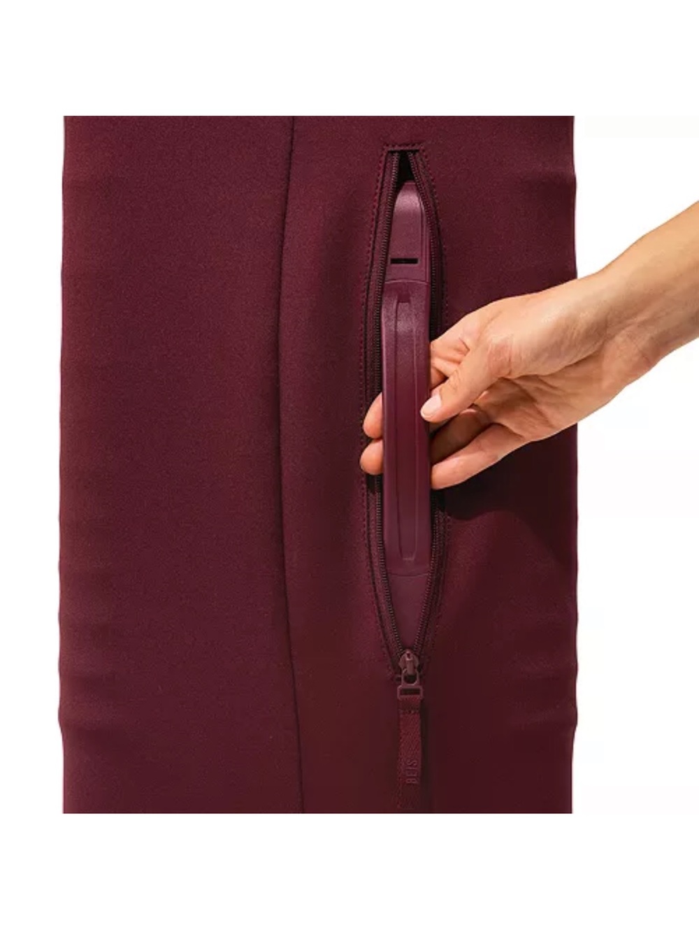BÉIS The Medium Check-In Roller Luggage Cover in Burgundy - Picture 8 of 8